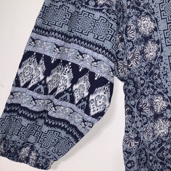 Lucky Brand V-neck Top with Balloon Sleeves - Picture 3 of 6